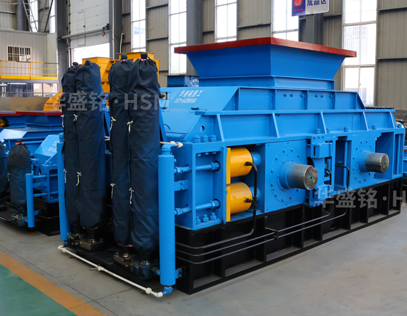 12.13石子制砂用時產(chǎn)300噸對輥制砂設備價格多少？