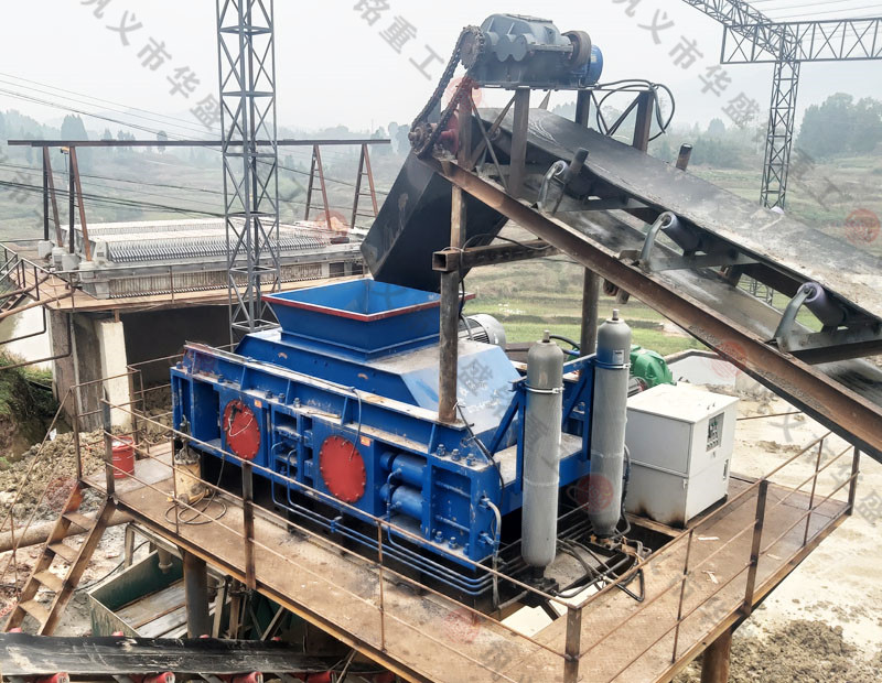 數(shù)控液壓對(duì)輥破碎機(jī)云南大理安裝現(xiàn)場