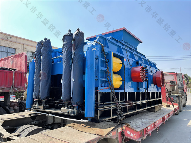 每小時(shí)產(chǎn)量100噸對(duì)輥破碎機(jī)，哪個(gè)型號(hào)合適