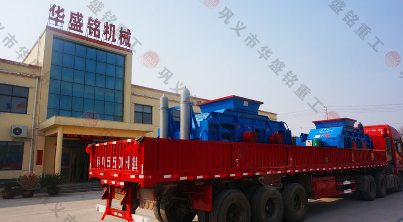 時(shí)產(chǎn)150噸對(duì)輥破碎機(jī)兩臺(tái)發(fā)往河北現(xiàn)場